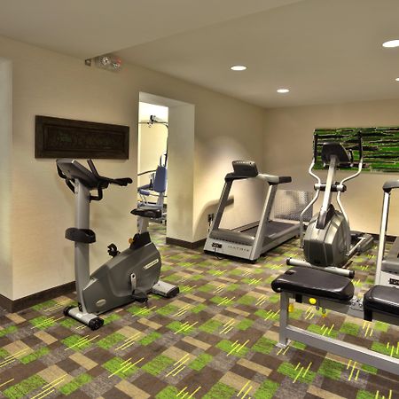 Holiday Inn Express Winnipeg Airport - Polo Park By Ihg Екстериор снимка