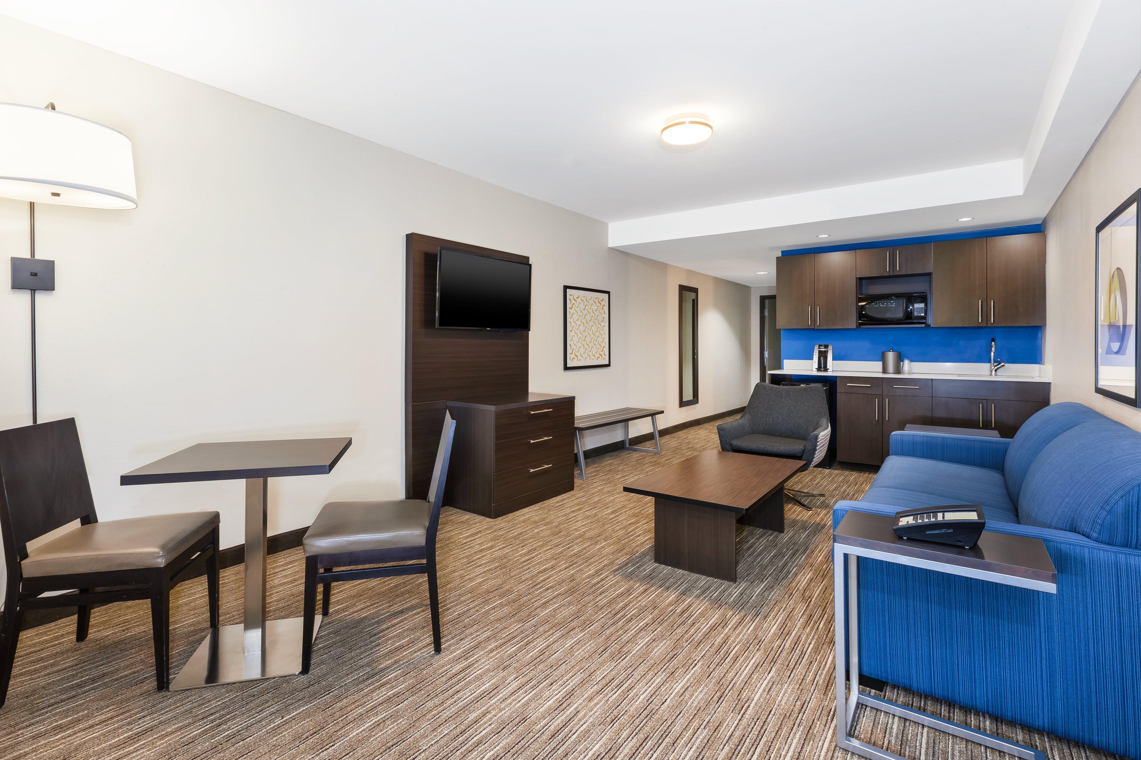 Holiday Inn Express Winnipeg Airport - Polo Park By Ihg Екстериор снимка