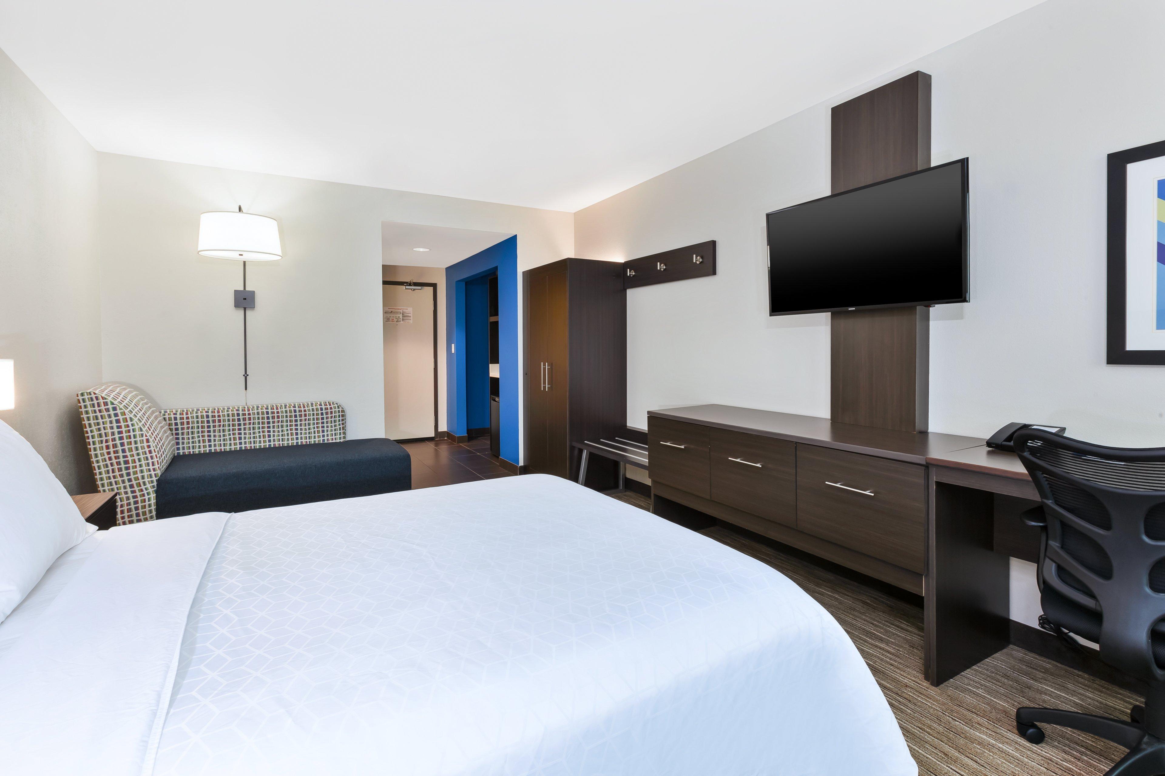 Holiday Inn Express Winnipeg Airport - Polo Park By Ihg Екстериор снимка
