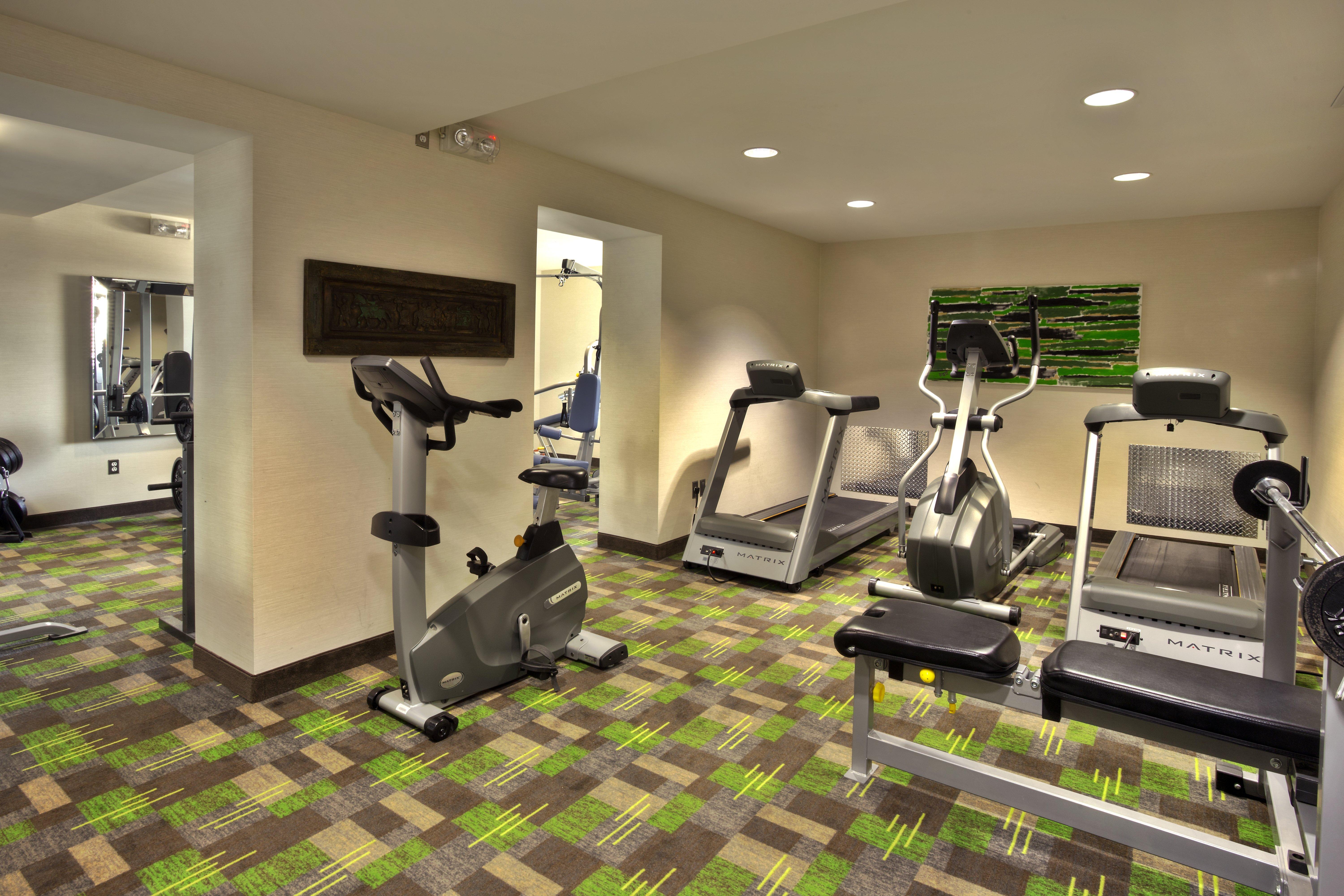 Holiday Inn Express Winnipeg Airport - Polo Park By Ihg Екстериор снимка