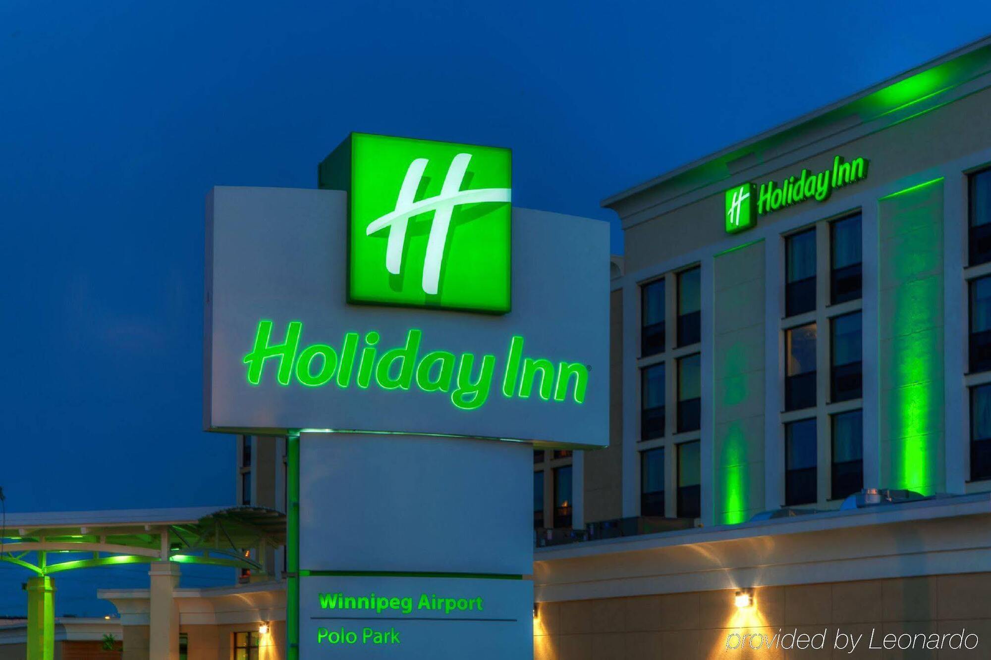 Holiday Inn Express Winnipeg Airport - Polo Park By Ihg Екстериор снимка